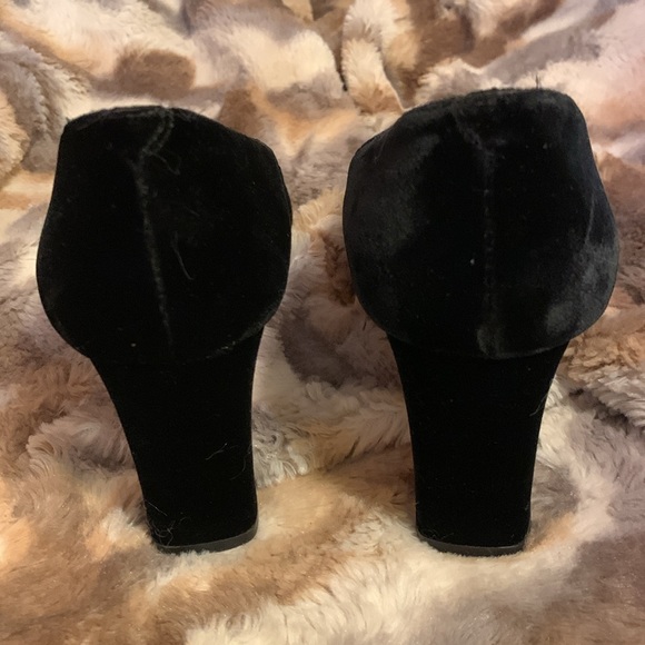 JONATHAN MARTIN Velvet Heels — 7 - Picture 9 of 14